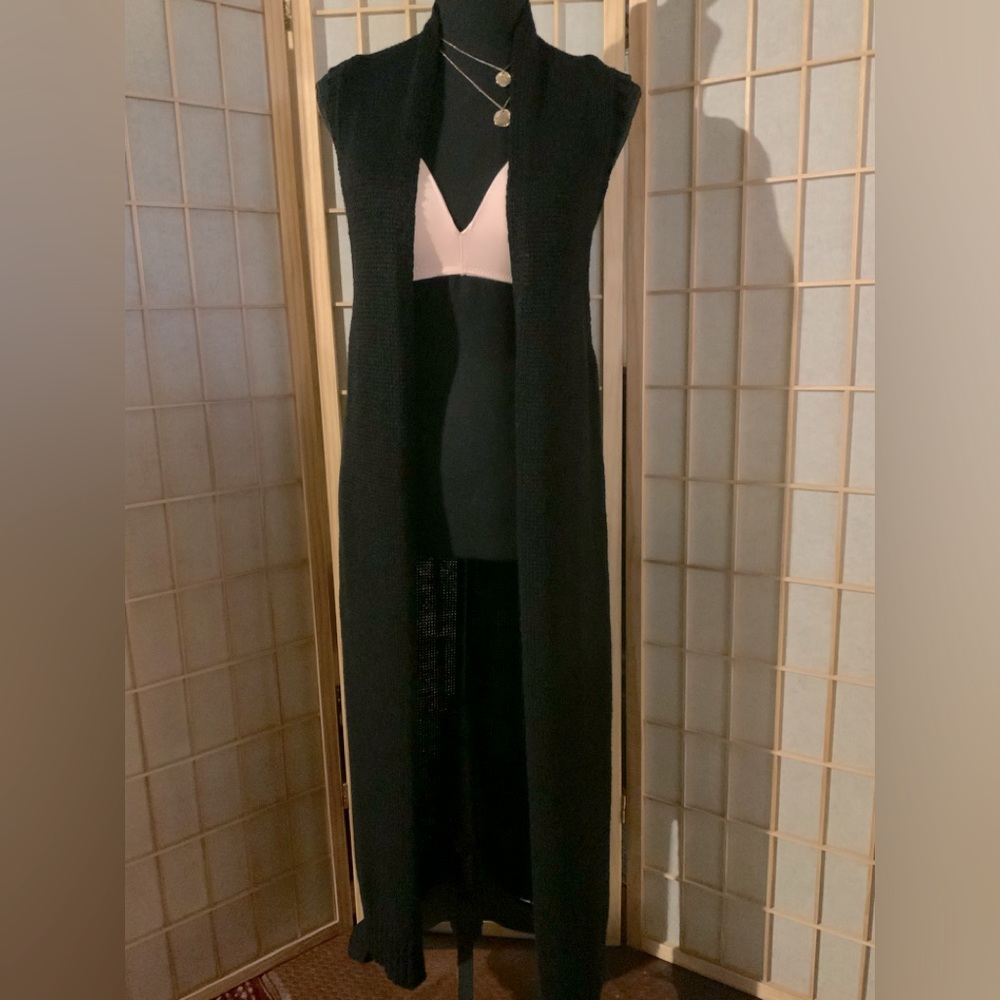 GAP - Black Sleeveless maxi open sweater vest Sz S Runs Lg